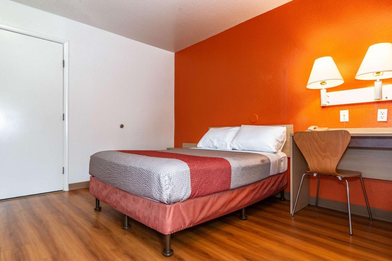 Motel 6-Palm Springs, Ca - East - Palm Canyon Dış mekan fotoğraf
