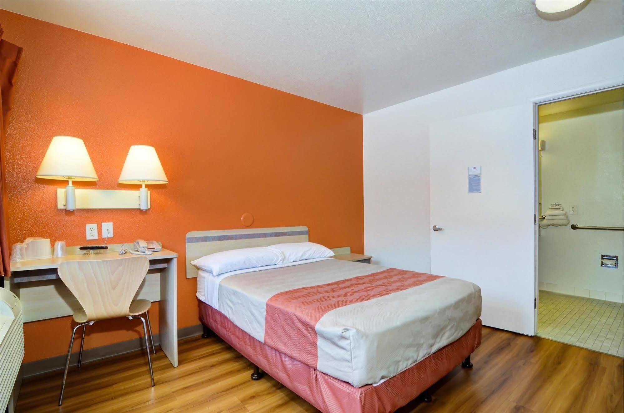 Motel 6-Palm Springs, Ca - East - Palm Canyon Dış mekan fotoğraf