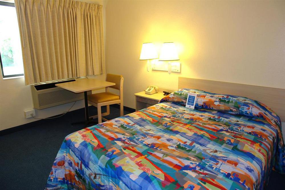 Motel 6-Palm Springs, Ca - East - Palm Canyon Oda fotoğraf